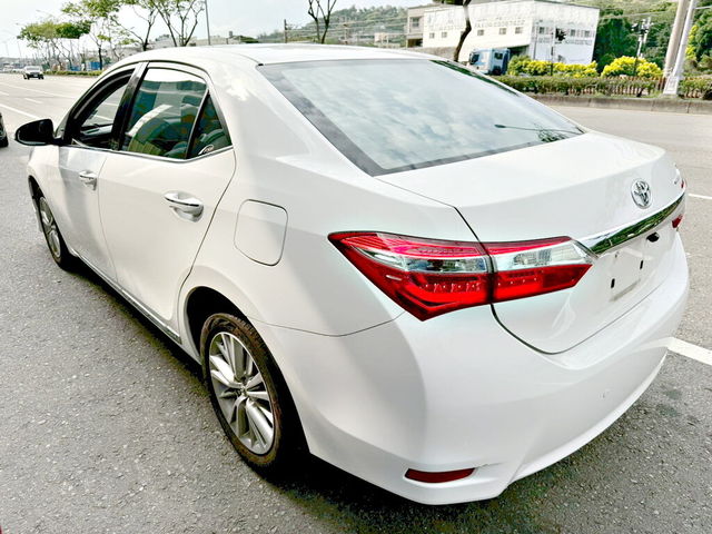 TOYOTA豐田 ALTIS  第2張相片