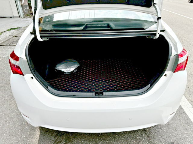 TOYOTA豐田 ALTIS  第3張相片