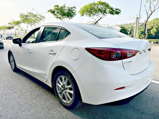 MAZDA馬自達 MAZDA 3  第2張相片