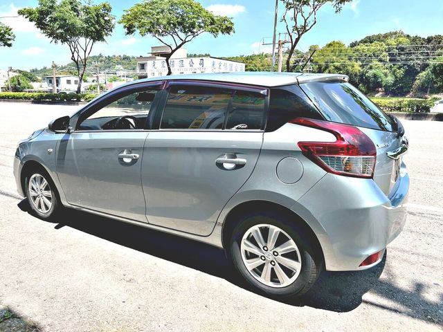 TOYOTA豐田 YARIS  第2張相片