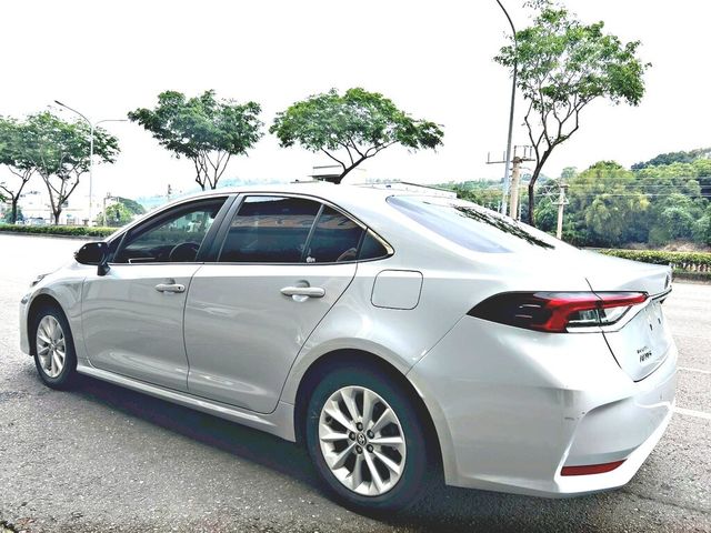 TOYOTA豐田 ALTIS  第2張相片