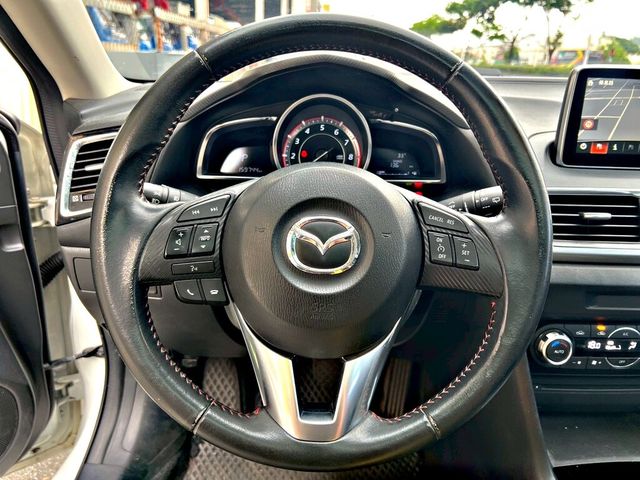 MAZDA馬自達 MAZDA 3  第9張相片