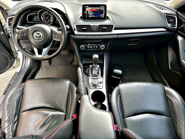 MAZDA馬自達 MAZDA 3  第10張相片