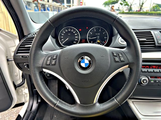 BMW寶馬 120I  第7張相片