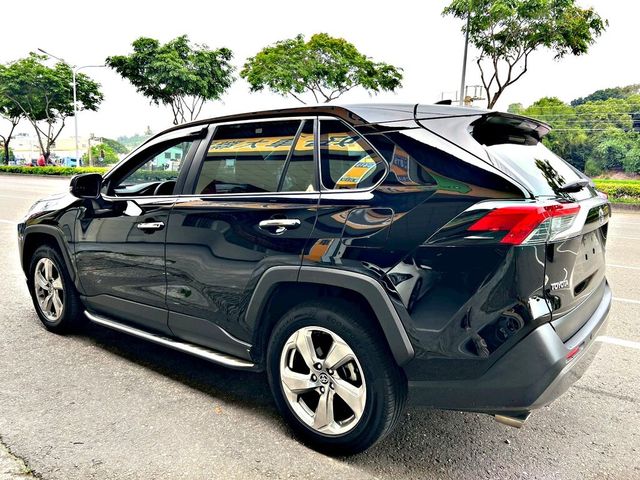 TOYOTA豐田 RAV4  第2張相片