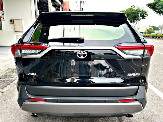 TOYOTA豐田 RAV4  第3張相片