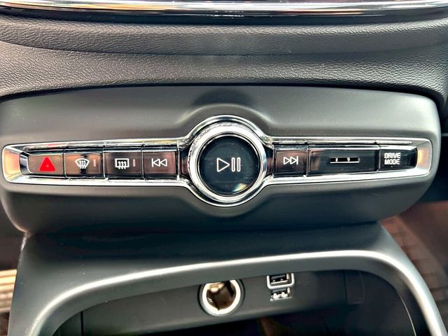 VOLVO富豪 XC40  第18張相片