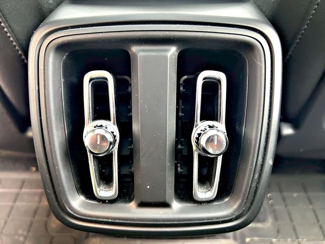 VOLVO富豪 XC40  第20張相片