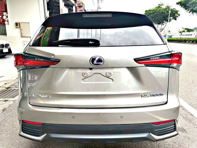 LEXUS凌志 NX300H  第3張相片
