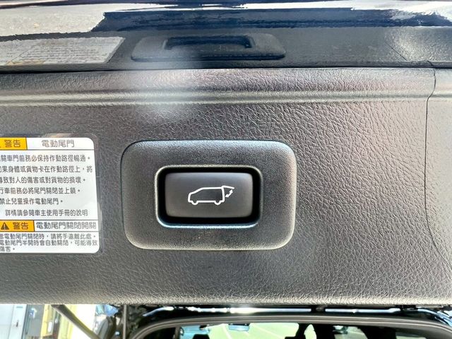 TOYOTA豐田 ALPHARD  第4張相片