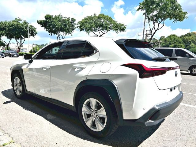 LEXUS凌志 UX250H  第2張相片