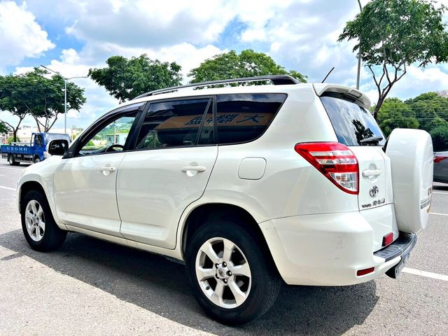 TOYOTA豐田 RAV4  第2張相片
