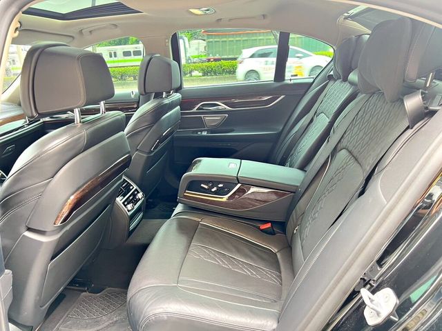 BMW寶馬 730D  第8張相片