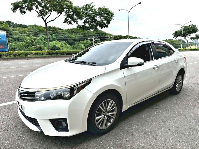 TOYOTA豐田 ALTIS  第1張相片