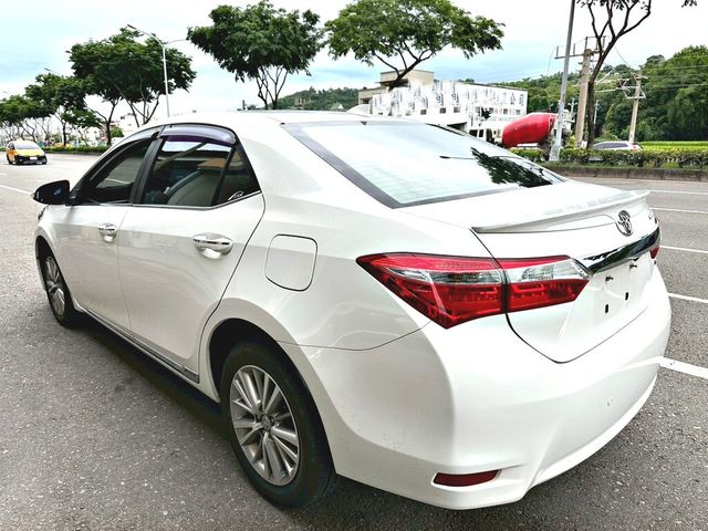 TOYOTA豐田 ALTIS  第2張相片