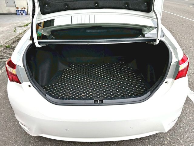 TOYOTA豐田 ALTIS  第3張相片