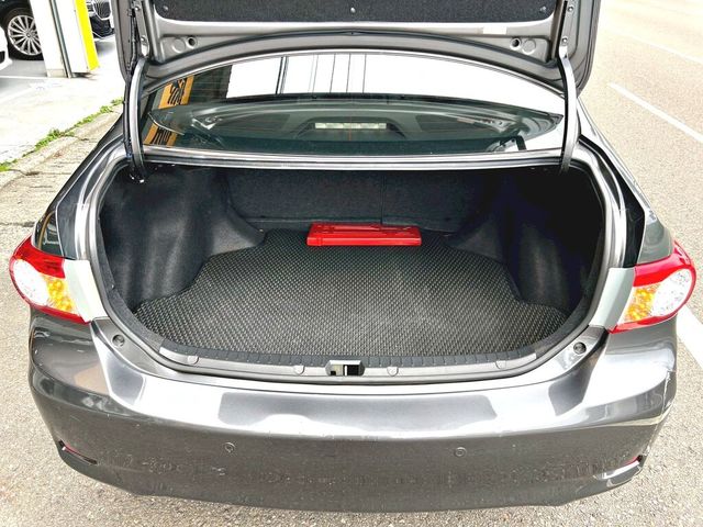 TOYOTA豐田 ALTIS  第4張相片
