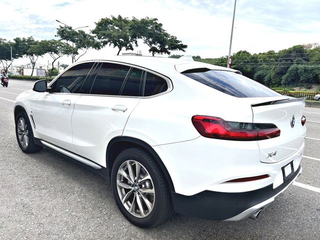 BMW寶馬 X4 XDRIVE30I  第2張相片