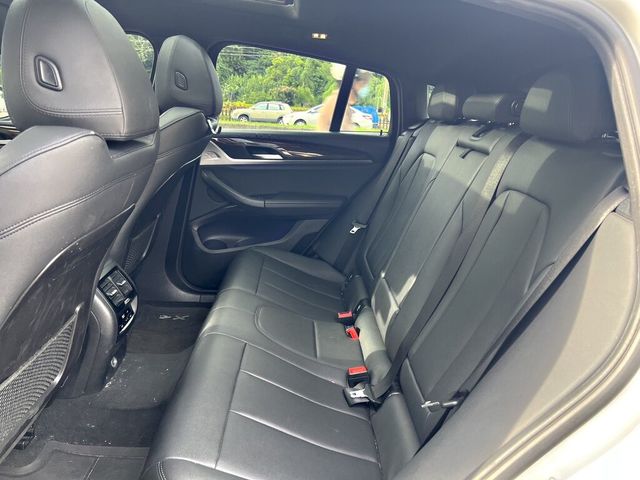 BMW寶馬 X4 XDRIVE30I  第7張相片