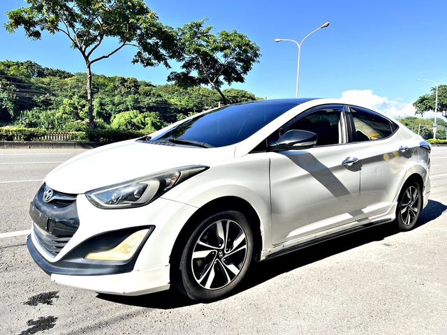 HYUNDAI現代 ELANTRA  第1張相片