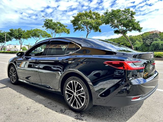 TOYOTA豐田 CAMRY  第2張相片