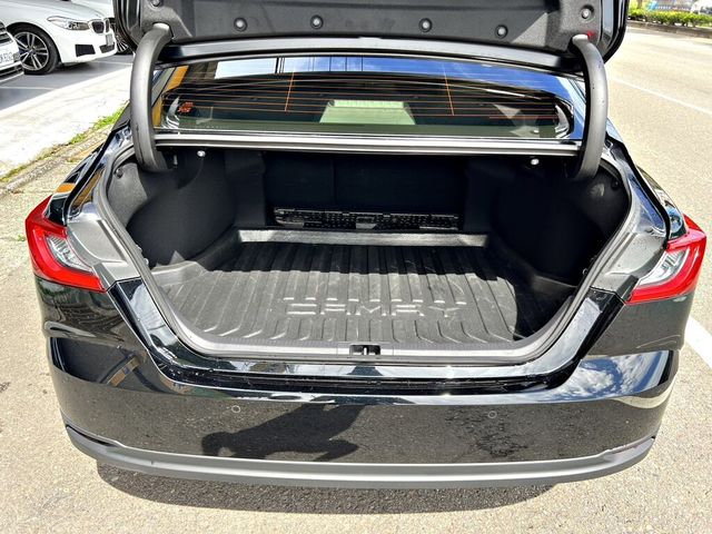 TOYOTA豐田 CAMRY  第3張相片