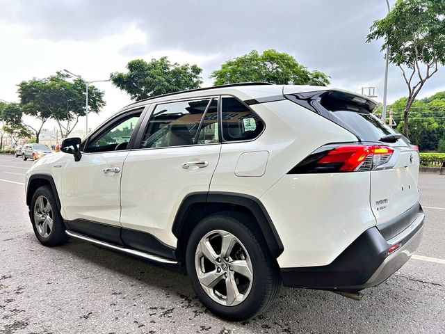 TOYOTA豐田 RAV4  第2張相片