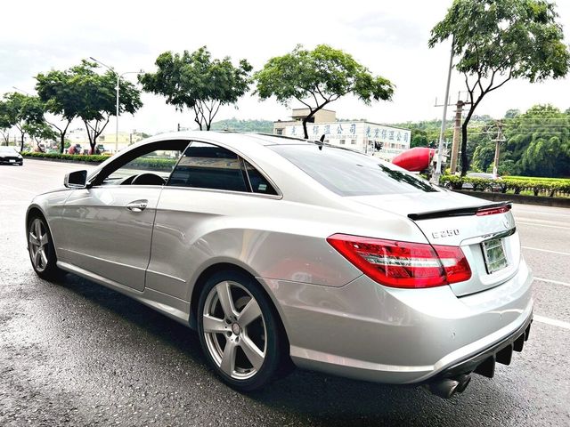 M-BENZ賓士 E250 COUPE  第2張相片