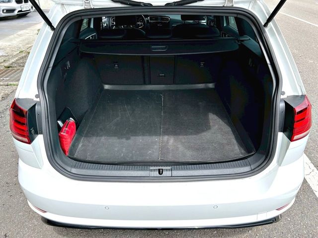 VOLKSWAGEN福斯 GOLF VARIANT  第3張相片