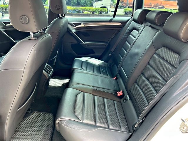 VOLKSWAGEN福斯 GOLF VARIANT  第6張相片