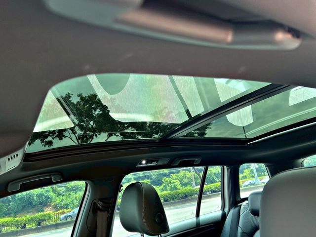 VOLKSWAGEN福斯 GOLF VARIANT  第15張相片