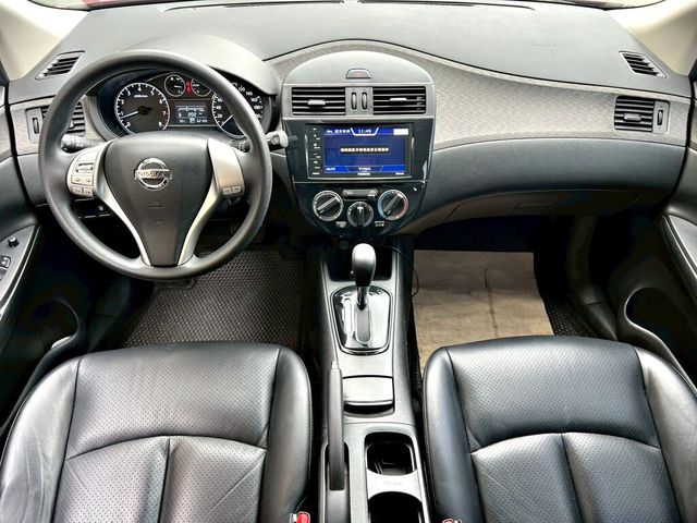 NISSAN日產 TIIDA  第15張相片