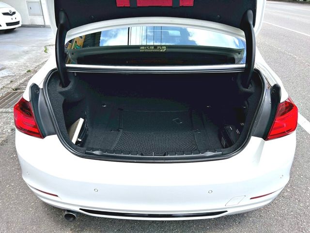 BMW寶馬 320I  第3張相片