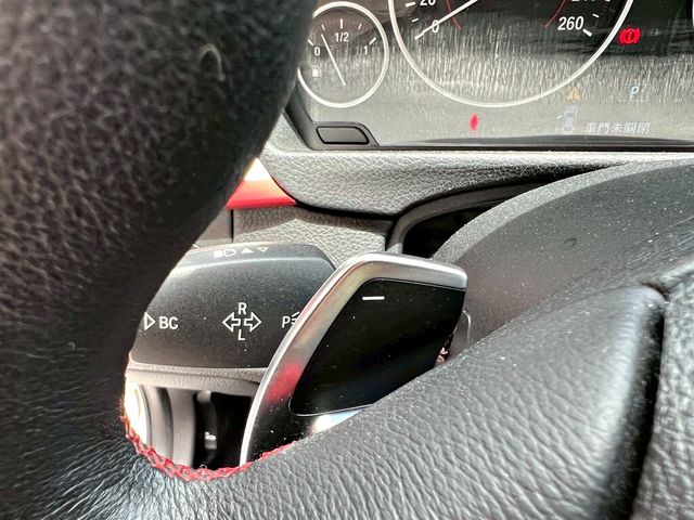 BMW寶馬 320I  第6張相片