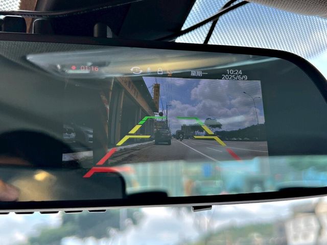 BMW寶馬 320I  第9張相片