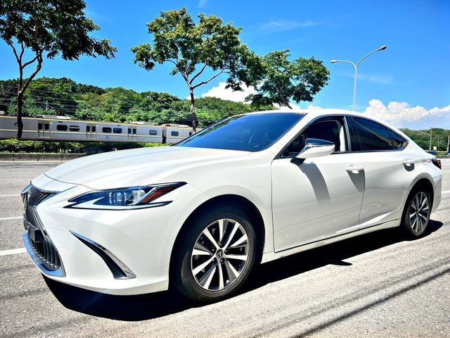 LEXUS凌志 ES200  第1張相片