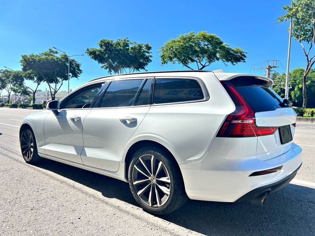 VOLVO富豪 V60  第2張相片