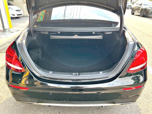 M-BENZ賓士 E300  第3張相片