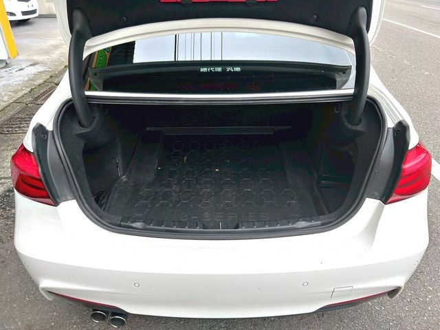BMW寶馬 320I  第3張相片
