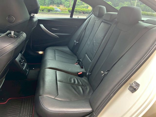 BMW寶馬 320I  第9張相片
