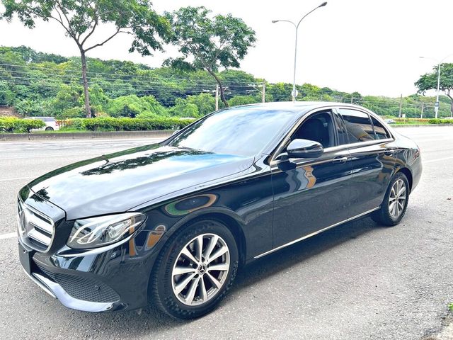M-BENZ賓士 E200  第1張相片