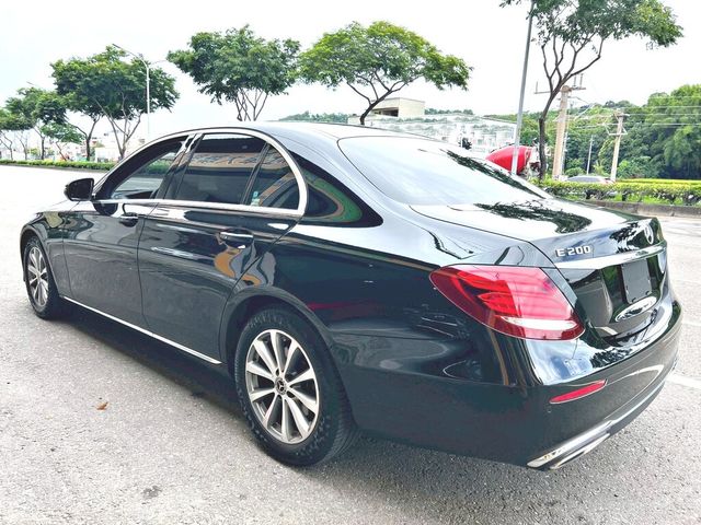 M-BENZ賓士 E200  第2張相片