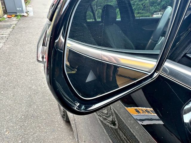 M-BENZ賓士 E200  第5張相片