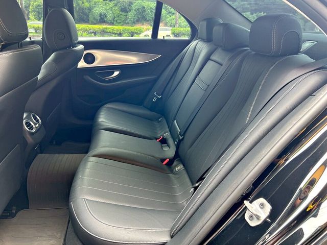 M-BENZ賓士 E200  第7張相片