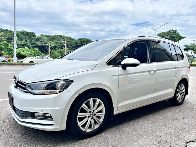 VOLKSWAGEN福斯 TOURAN  第1張相片