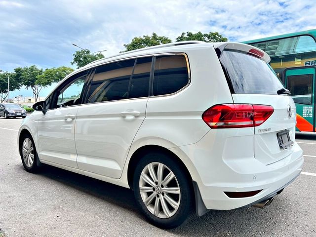 VOLKSWAGEN福斯 TOURAN  第2張相片