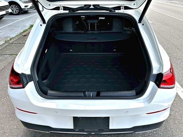 M-BENZ賓士 CLA200 SHOOTING BRAKE  第3張相片