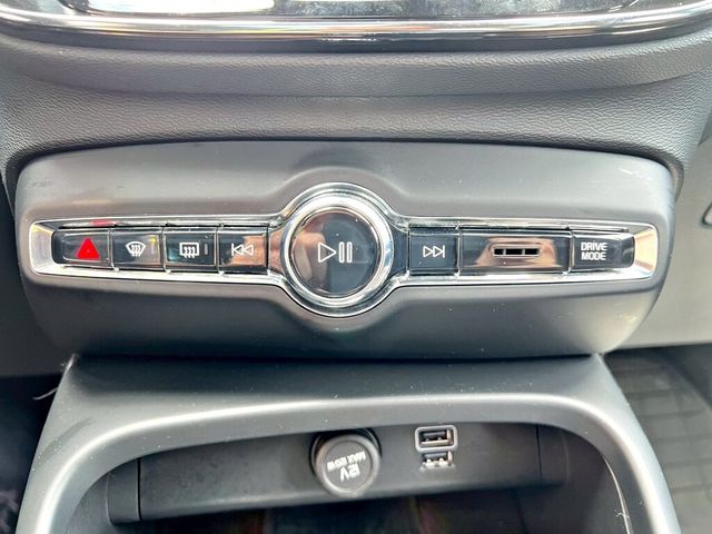 VOLVO富豪 XC40  第14張相片