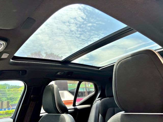 VOLVO富豪 XC40  第18張相片