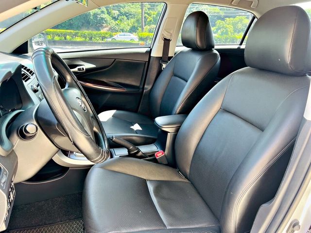 TOYOTA豐田 ALTIS  第4張相片
